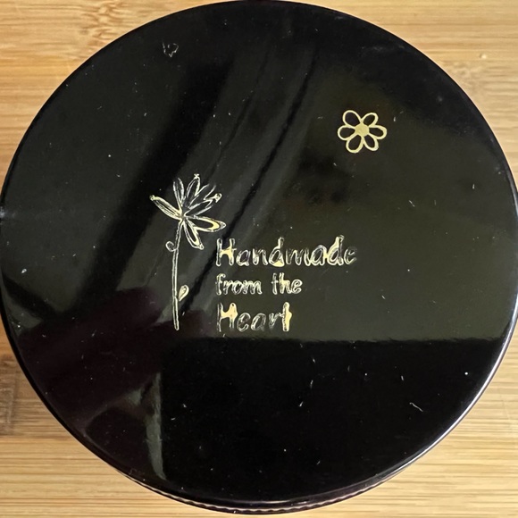 Homemade Candles- CUSTOMIZE YOUR 𝚂𝙲𝙴𝙽𝚃 ღ - Picture 2 of 3